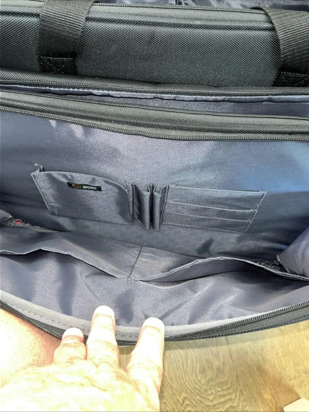 Solo : New York Bryant Rolling Laptop Briefcase / Carry-On Bag VG Condition